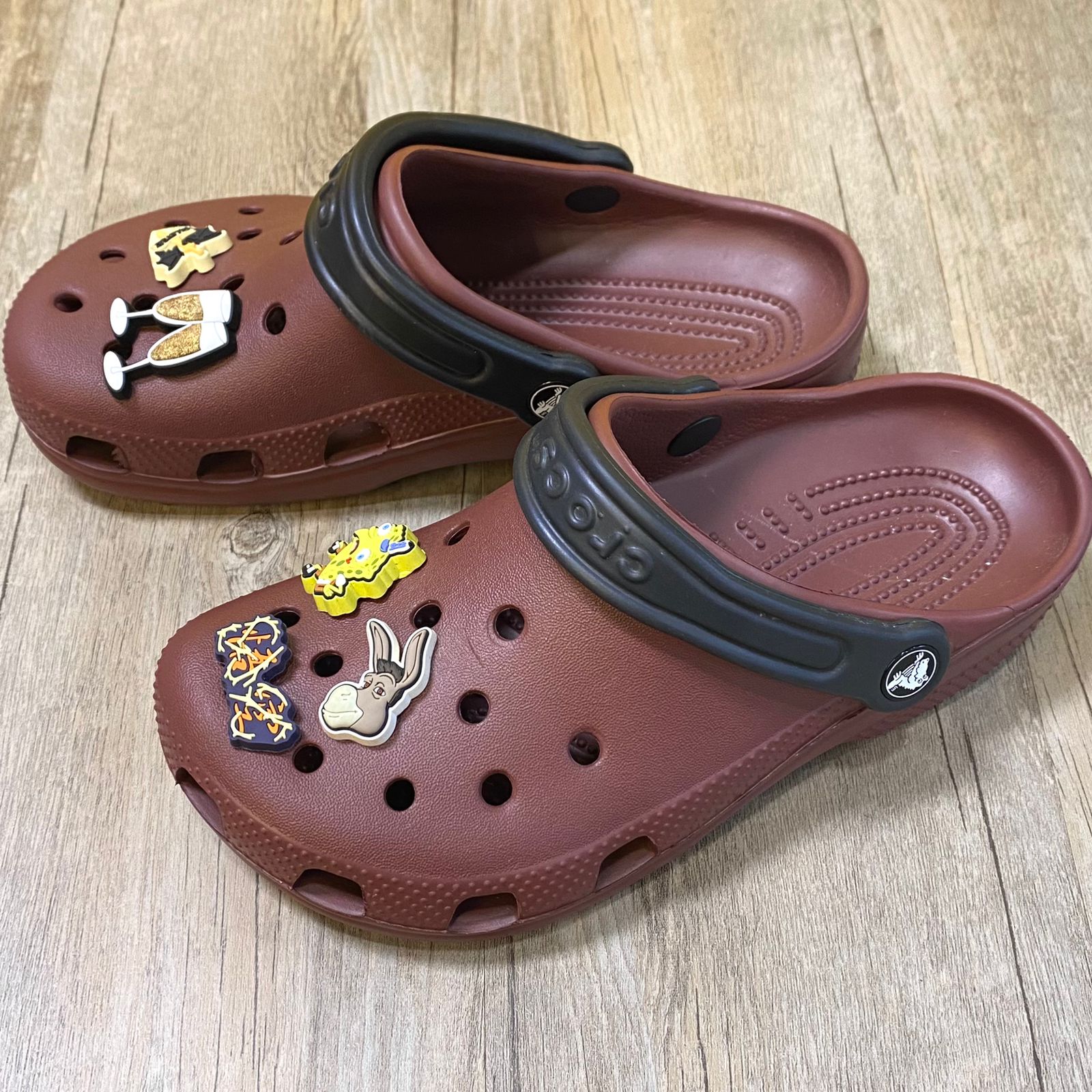 Dép Crocs Kid Classic Clog HN2 Brown/Black
